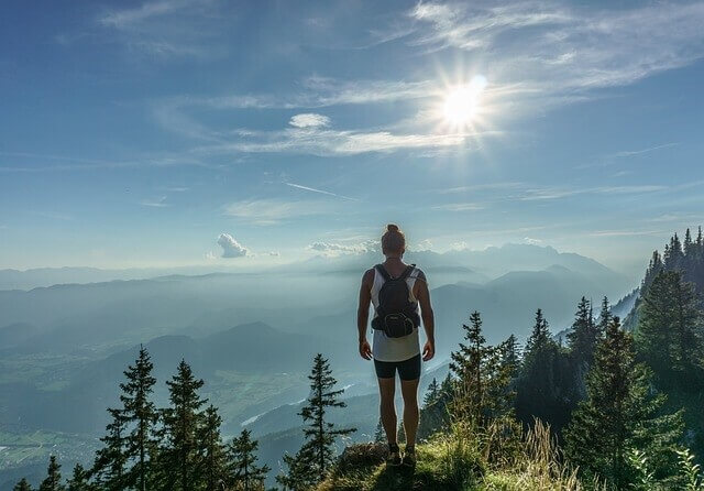 tagesausflug mit rucksack