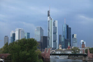 Frankfurt Flug & Hotel Städtereise 2024 buchen